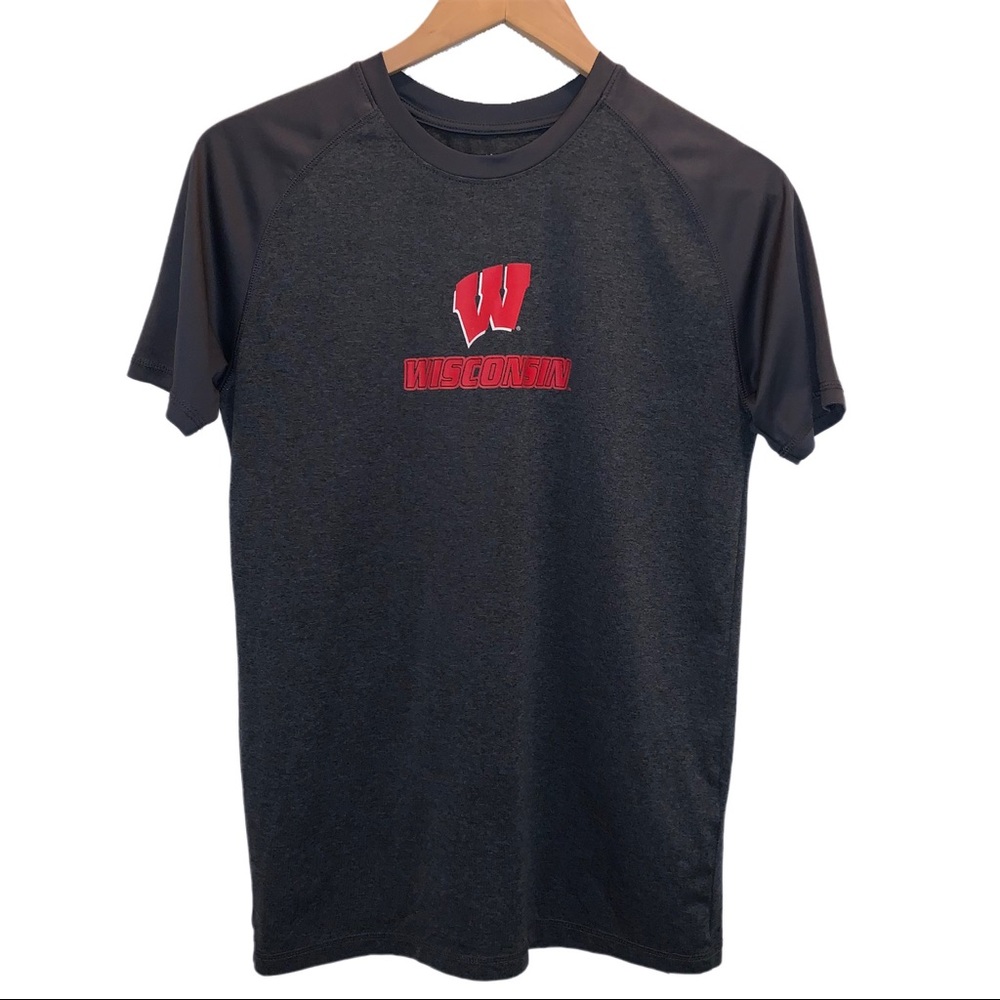 Wisconsin Badgers Gray T-shirt Size Small